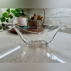 VINTAGE,HEISEY “DROOP” OVAL CENTERPIECE BOWL IN CLEAR GLASS.12”W X 5”H X 4 1/8”D